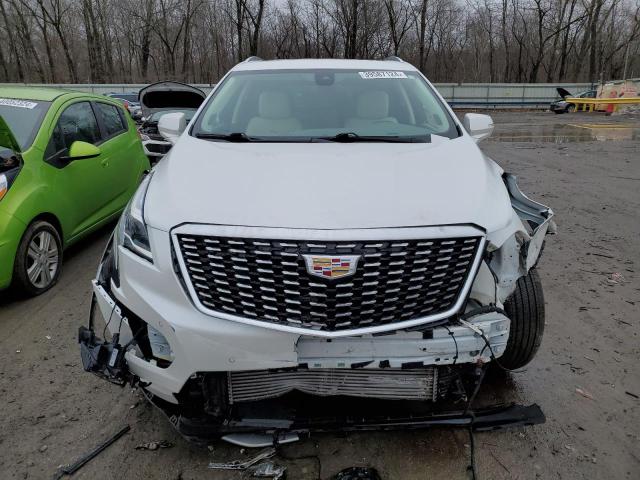 1GYKNDR47LZ146655 - 2020 CADILLAC XT5 PREMIUM LUXURY WHITE photo 5