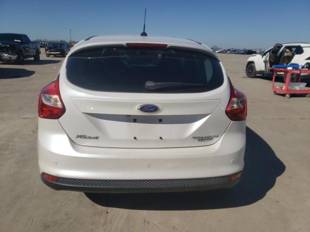 1FADP3N28EL205280 - 2014 FORD FOCUS TITANIUM WHITE photo 6