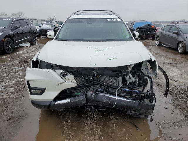 5N1AT2MTXJC804054 - 2018 NISSAN ROGUE S WHITE photo 5