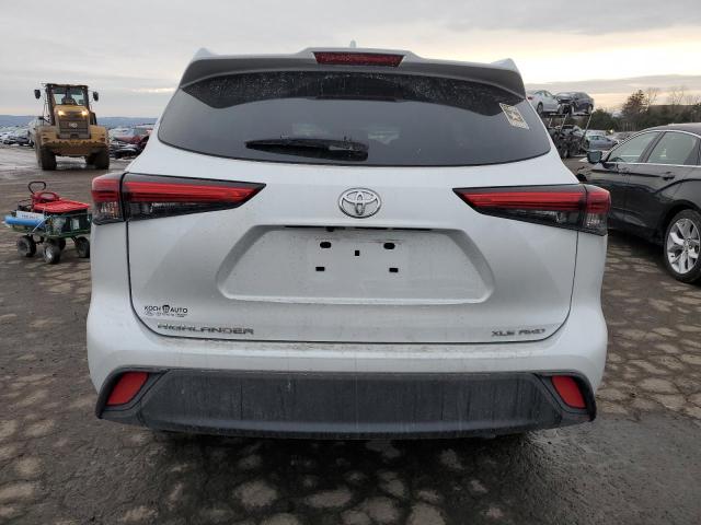 5TDGZRBH6NS565692 - 2022 TOYOTA HIGHLANDER XLE WHITE photo 6