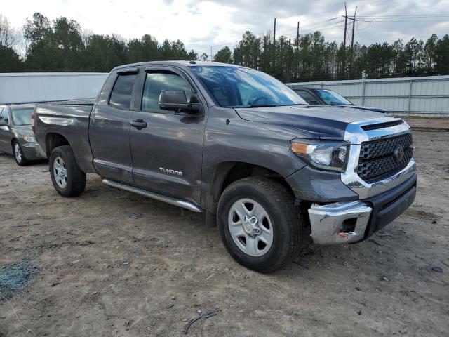 5TFUM5F13JX075660 - 2018 TOYOTA TUNDRA DOUBLE CAB SR/SR5 GRAY photo 4