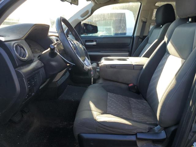 5TFUM5F13JX075660 - 2018 TOYOTA TUNDRA DOUBLE CAB SR/SR5 GRAY photo 7