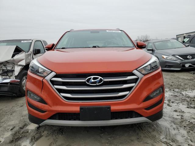 KM8J33A20HU372029 - 2017 HYUNDAI TUCSON LIMITED ORANGE photo 5