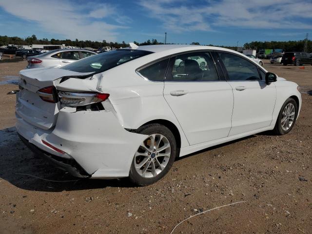 3FA6P0H79KR107516 - 2019 FORD FUSION SE WHITE photo 3