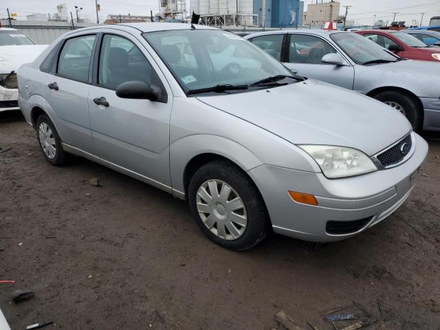 1FAFP34N87W227169 - 2007 FORD FOCUS ZX4 SILVER photo 4