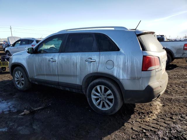 5XYKUDA26BG040763 - 2011 KIA SORENTO EX SILVER photo 2