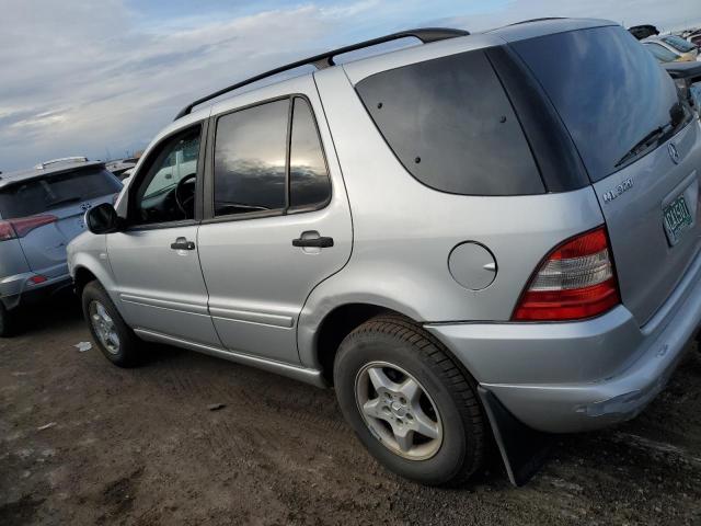 4JGAB54E4YA208594 - 2000 MERCEDES-BENZ ML 320 SILVER photo 2