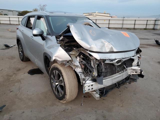 5TDGZRAH8LS503368 - 2020 TOYOTA HIGHLANDER XLE SILVER photo 4