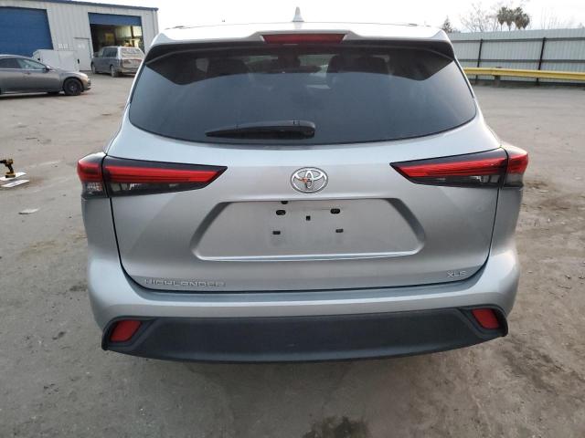 5TDGZRAH8LS503368 - 2020 TOYOTA HIGHLANDER XLE SILVER photo 6