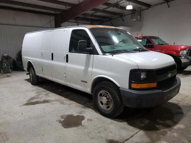 1GCHG39U341167426 - 2004 CHEVROLET EXPRESS G3 WHITE photo 4