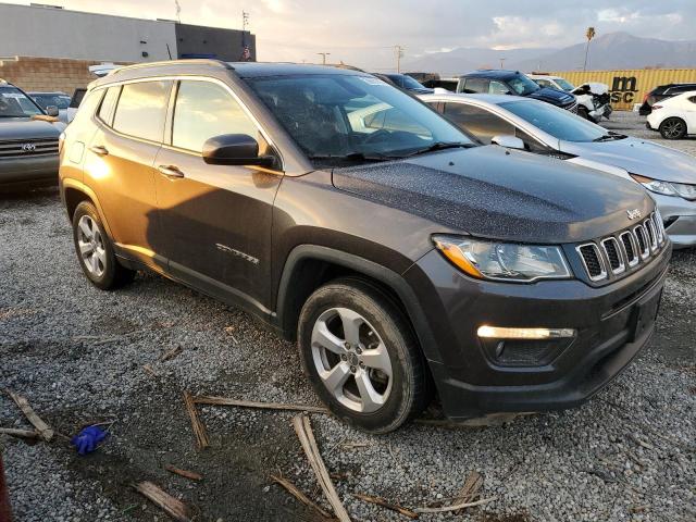 3C4NJCBB7JT489505 - 2018 JEEP COMPASS LATITUDE GRAY photo 4