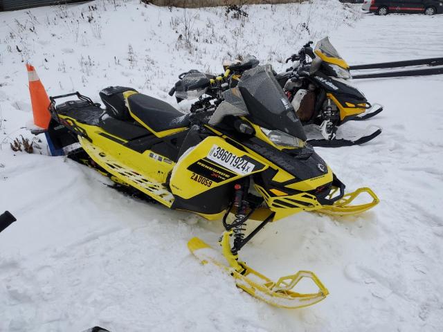 2BPSULMA1MV000061 - 2021 SKI DOO RENEGADE YELLOW photo 1