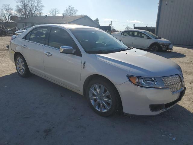 3LNHL2GCXCR807339 - 2012 LINCOLN MKZ WHITE photo 4