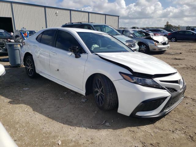 4T1G11AK1PU735554 - 2023 TOYOTA CAMRY SE NIGHT SHADE WHITE photo 4