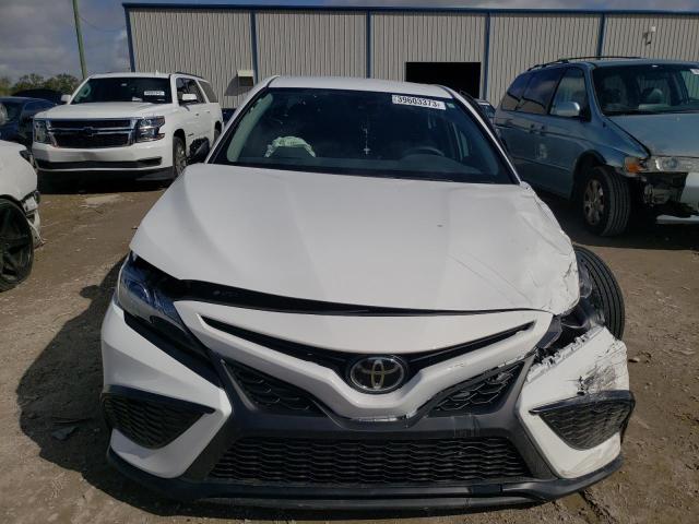 4T1G11AK1PU735554 - 2023 TOYOTA CAMRY SE NIGHT SHADE WHITE photo 5