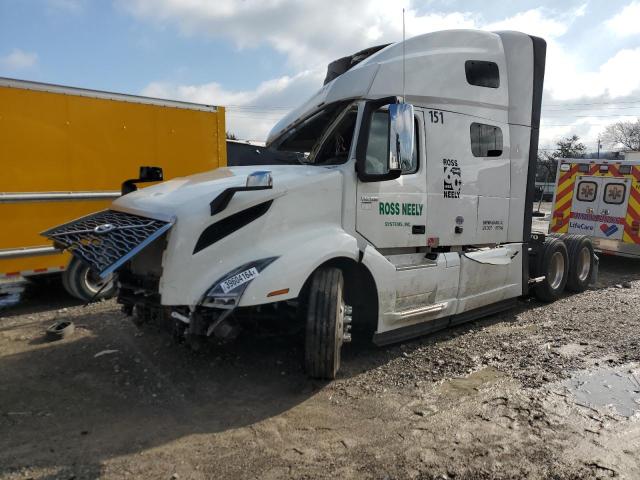 4V4NC9EH7RN646222 - 2024 VOLVO VN VNL WHITE photo 2