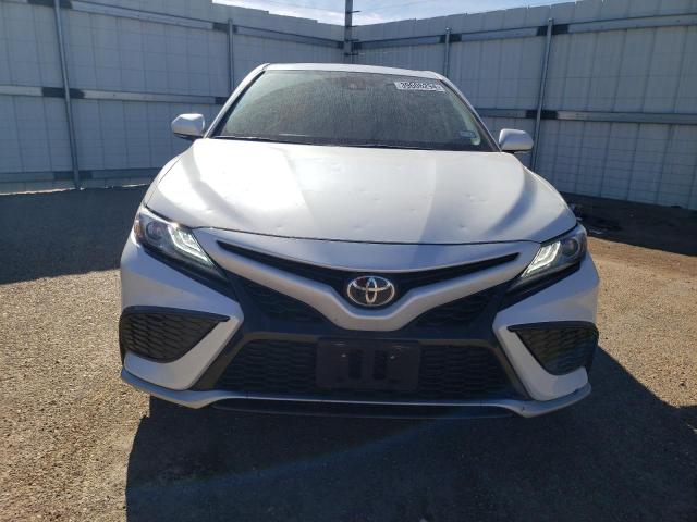 4T1K61AK0MU614697 - 2021 TOYOTA CAMRY XSE WHITE photo 5