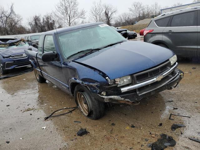 1GCCS19W328263611 - 2002 CHEVROLET S TRUCK S10 BLUE photo 4