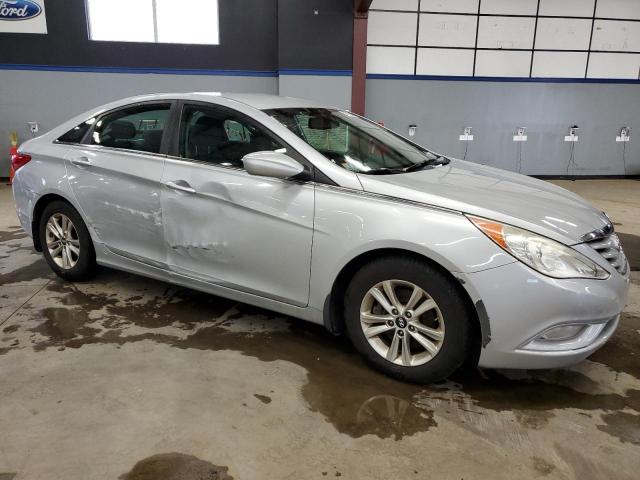 5NPEB4AC1DH582232 - 2013 HYUNDAI SONATA GLS SILVER photo 4