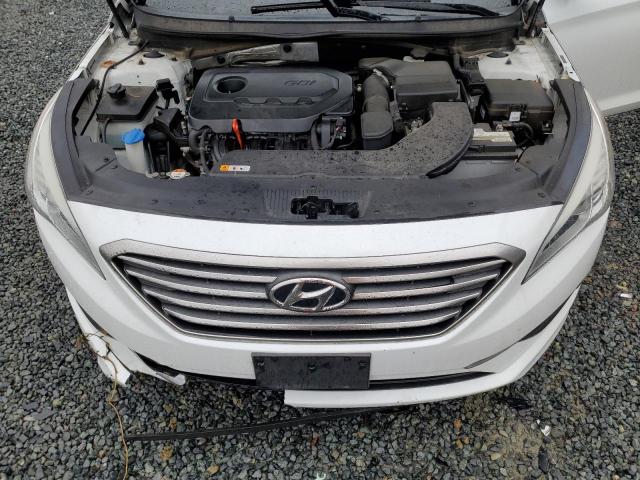 5NPE24AF9FH129179 - 2015 HYUNDAI SONATA SE WHITE photo 11