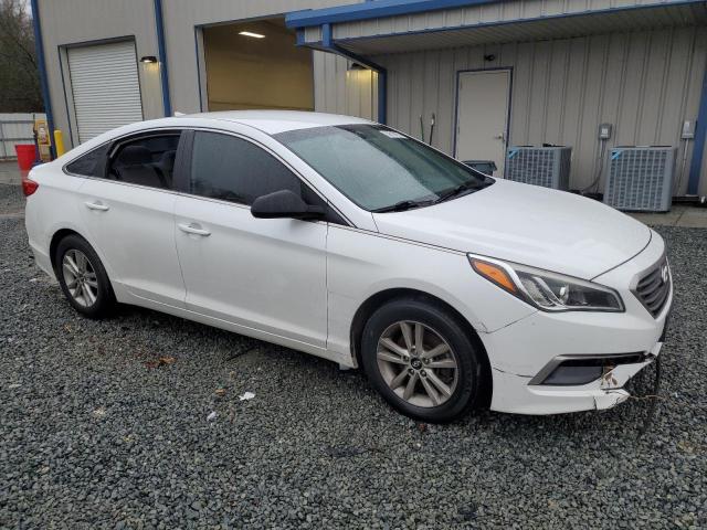 5NPE24AF9FH129179 - 2015 HYUNDAI SONATA SE WHITE photo 4