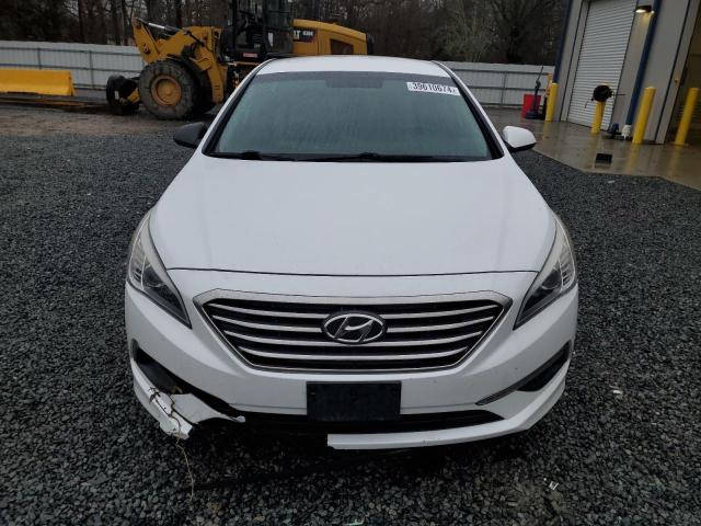 5NPE24AF9FH129179 - 2015 HYUNDAI SONATA SE WHITE photo 5