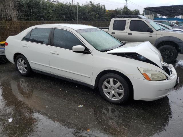 JHMCM56344C012302 - 2004 HONDA ACCORD LX WHITE photo 4