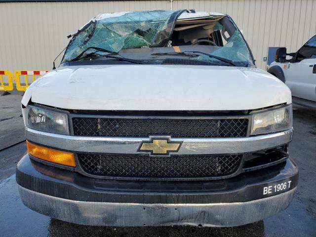 1GCWGAFP7N1163892 - 2022 CHEVROLET EXPRESS G2 WHITE photo 5