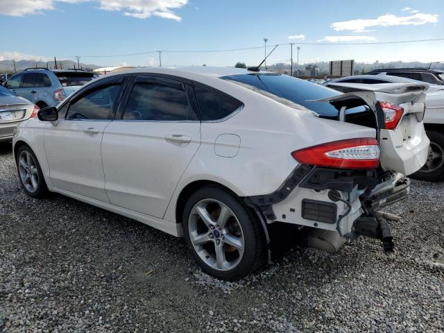 3FA6P0H74FR114833 - 2015 FORD FUSION SE WHITE photo 2