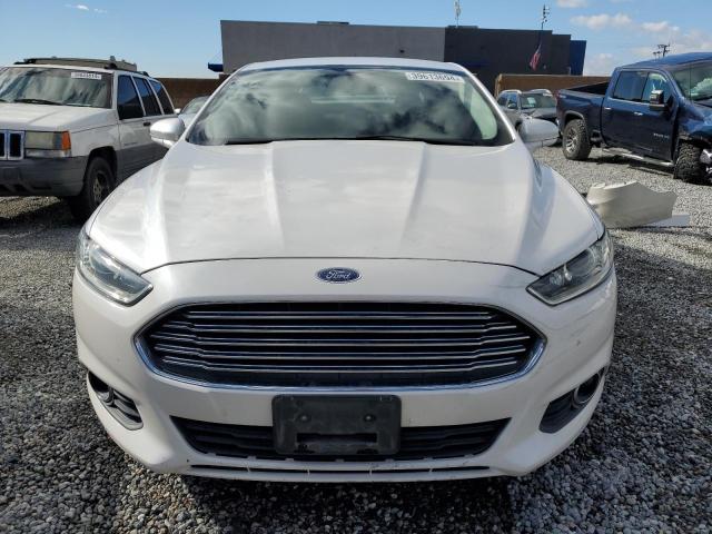 3FA6P0H74FR114833 - 2015 FORD FUSION SE WHITE photo 5