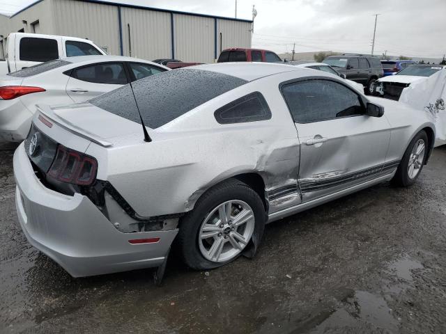 1ZVBP8AM1D5213680 - 2013 FORD MUSTANG SILVER photo 3