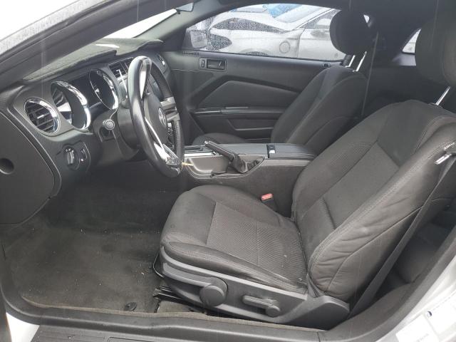 1ZVBP8AM1D5213680 - 2013 FORD MUSTANG SILVER photo 7