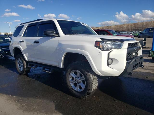 JTEBU5JRXL5787596 - 2020 TOYOTA 4RUNNER SR5/SR5 PREMIUM WHITE photo 4