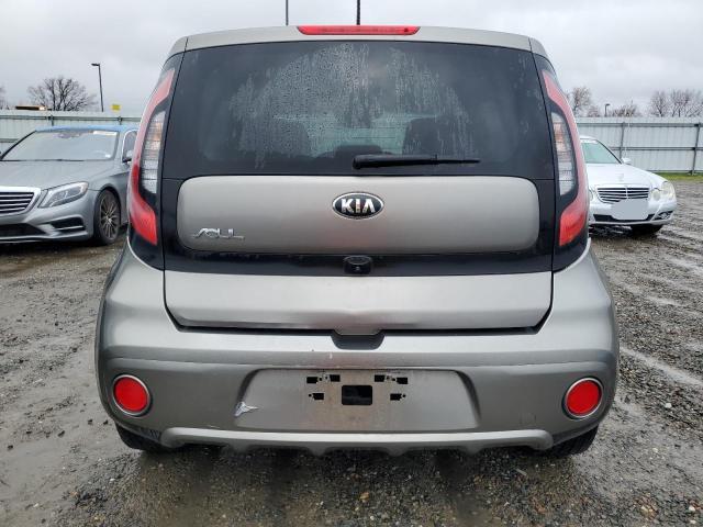 KNDJP3A57H7490905 - 2017 KIA SOUL + GRAY photo 6