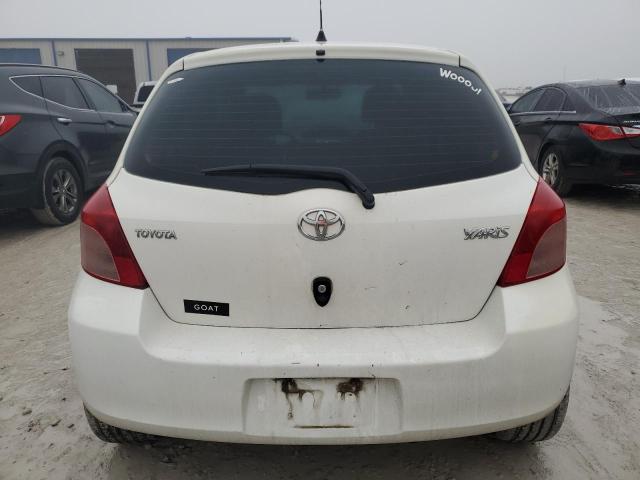 JTDJT923885154865 - 2008 TOYOTA YARIS WHITE photo 6