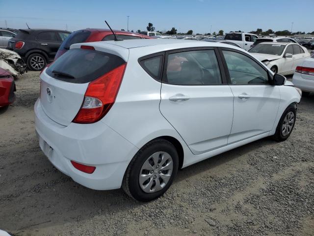 KMHCT5AE4HU343051 - 2017 HYUNDAI ACCENT SE WHITE photo 3