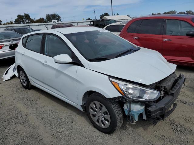 KMHCT5AE4HU343051 - 2017 HYUNDAI ACCENT SE WHITE photo 4