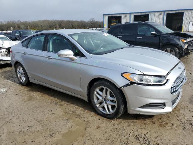 3FA6P0HD2GR237649 - 2016 FORD FUSION SE SILVER photo 4