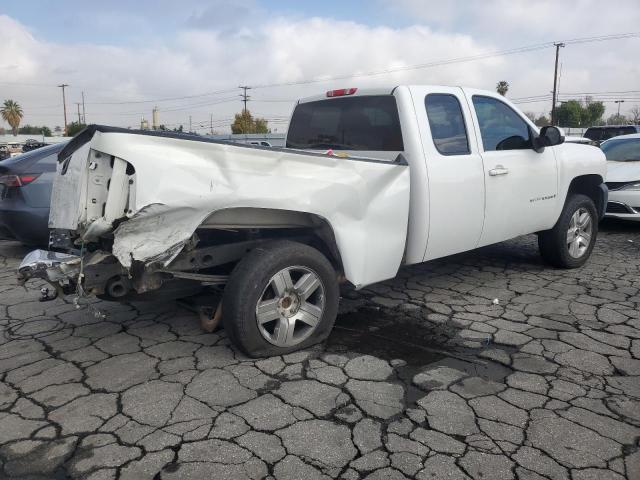 1GCEC19088Z133165 - 2008 CHEVROLET SILVERADO C1500 WHITE photo 3