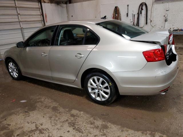 3VWD07AJ5EM232421 - 2014 VOLKSWAGEN JETTA SE SILVER photo 2