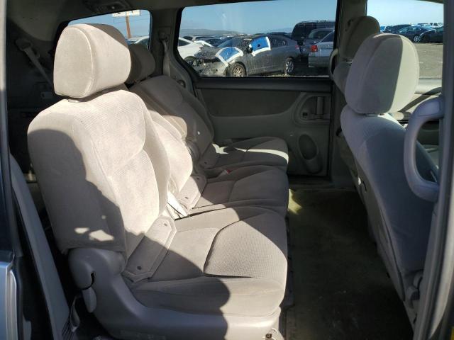 5TDZA23C95S248032 - 2005 TOYOTA SIENNA CE SILVER photo 11