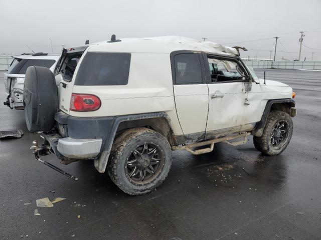 JTEBU4BF6AK079553 - 2010 TOYOTA FJ CRUISER WHITE photo 3