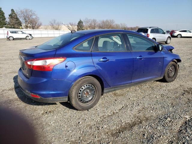 1FAHP3F26CL302765 - 2012 FORD FOCUS SE BLUE photo 3