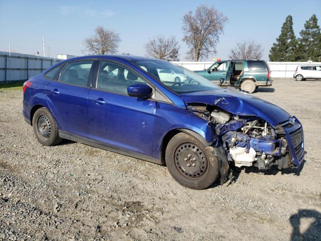 1FAHP3F26CL302765 - 2012 FORD FOCUS SE BLUE photo 4