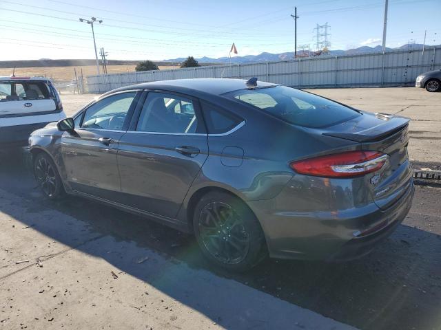 3FA6P0HD3KR215703 - 2019 FORD FUSION SE GRAY photo 2