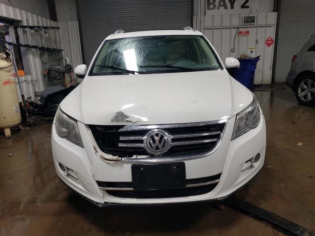 WVGBV7AX1AW520748 - 2010 VOLKSWAGEN TIGUAN SE WHITE photo 5