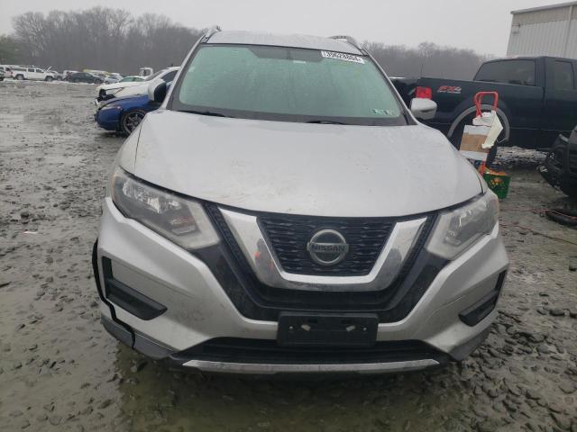 KNMAT2MV1JP530371 - 2018 NISSAN ROGUE S SILVER photo 5