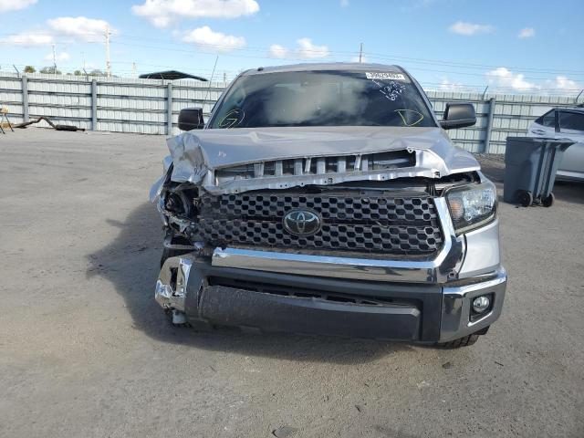 5TFRM5F13JX126872 - 2018 TOYOTA TUNDRA DOUBLE CAB SR/SR5 SILVER photo 5