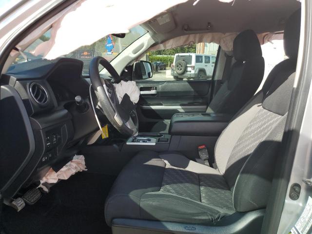5TFRM5F13JX126872 - 2018 TOYOTA TUNDRA DOUBLE CAB SR/SR5 SILVER photo 7