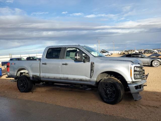 1FT8W2BT9PED78822 - 2023 FORD F250 SUPER DUTY SILVER photo 4